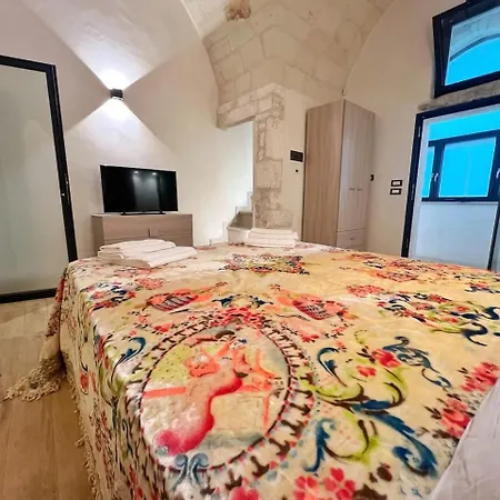 Grotta Divina 오스투니