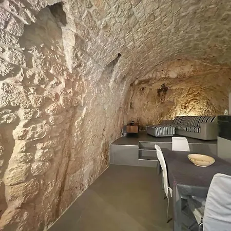 Grotta Divina Daire Ostuni