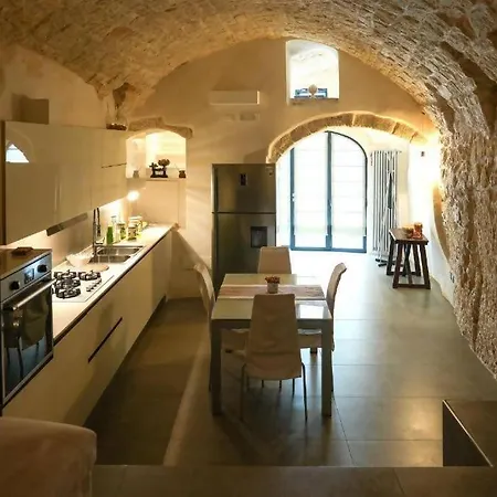 Grotta Divina Daire Ostuni