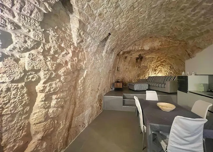 Grotta Divina 公寓 奥斯图尼