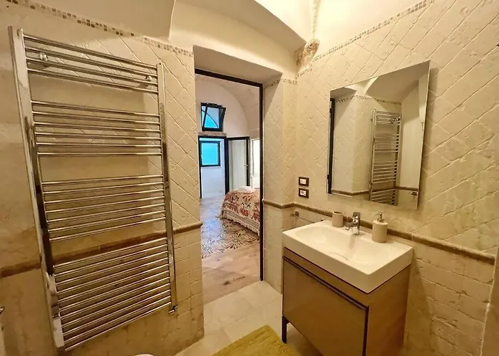 Grotta Divina * 奥斯图尼