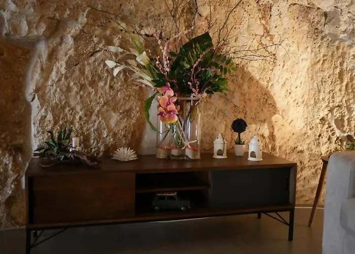 Grotta Divina 오스투니